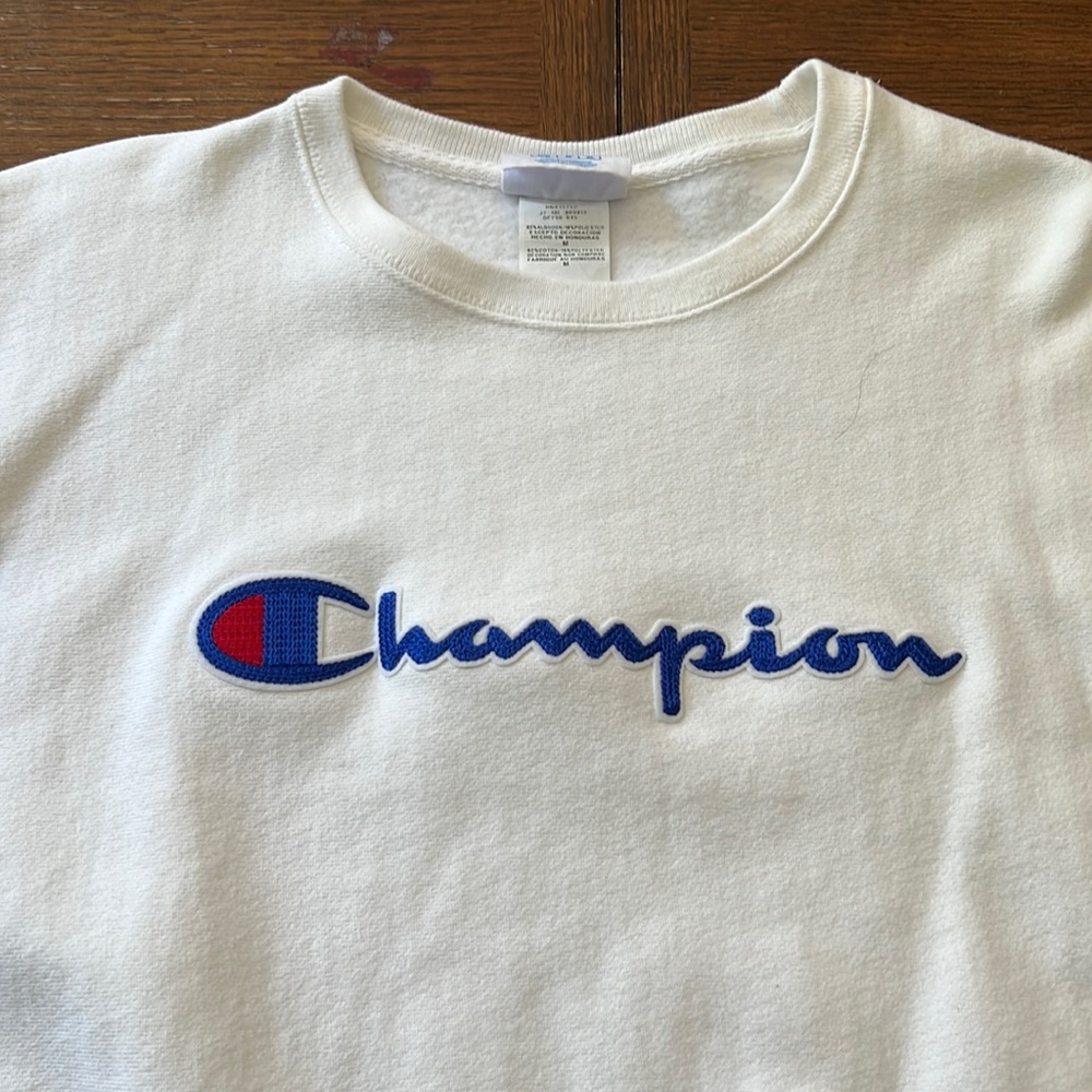Champion - Gently Worn - Women White Cropped Sweatshirt - Medium